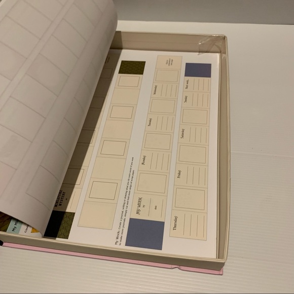 My Miniature Library - 30 Tiny Books, to Make, Read and Treasure. - Picture 16 of 16